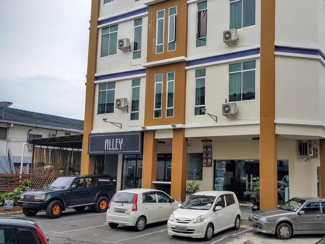 Residence 21 Boutique Inn Miri Exterior photo