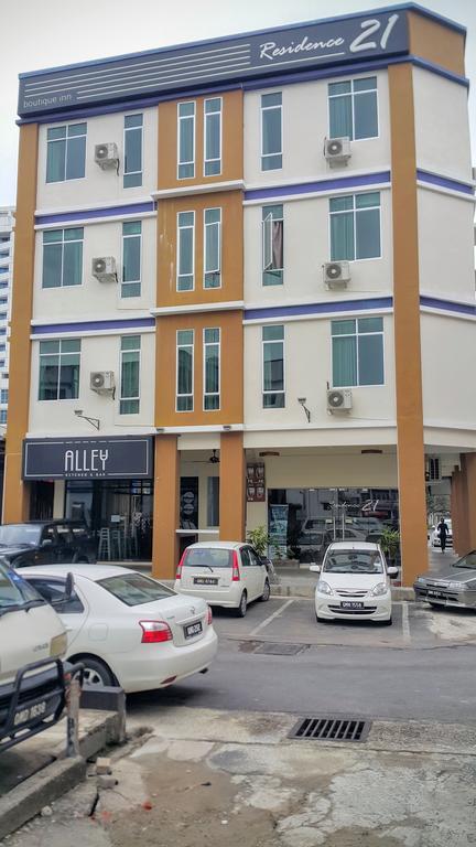 Residence 21 Boutique Inn Miri Exterior photo