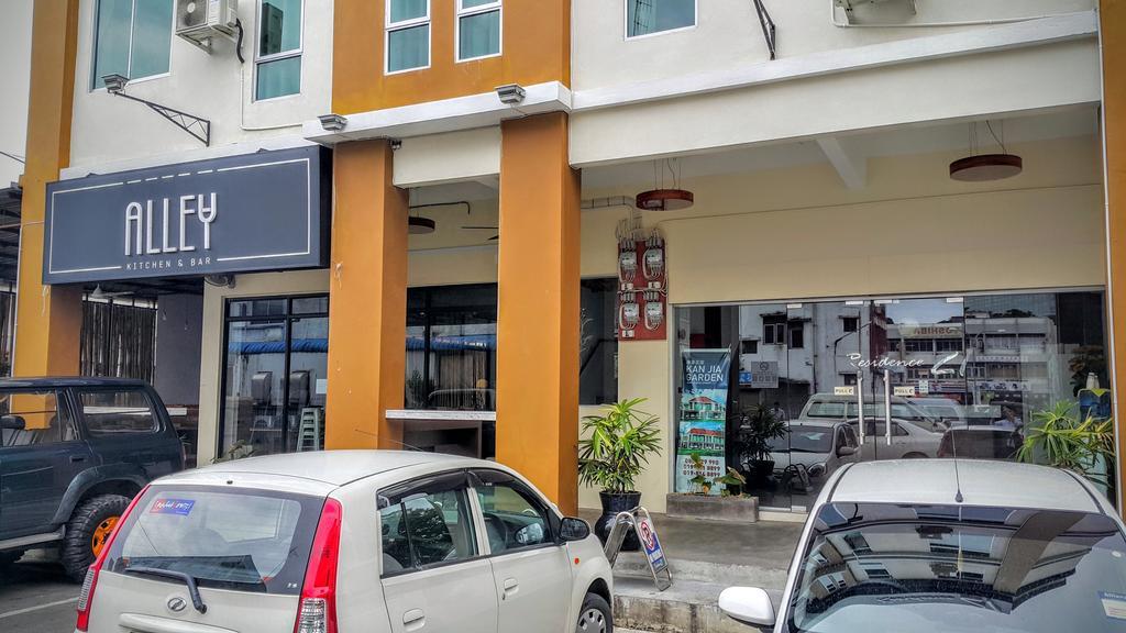 Residence 21 Boutique Inn Miri Exterior photo