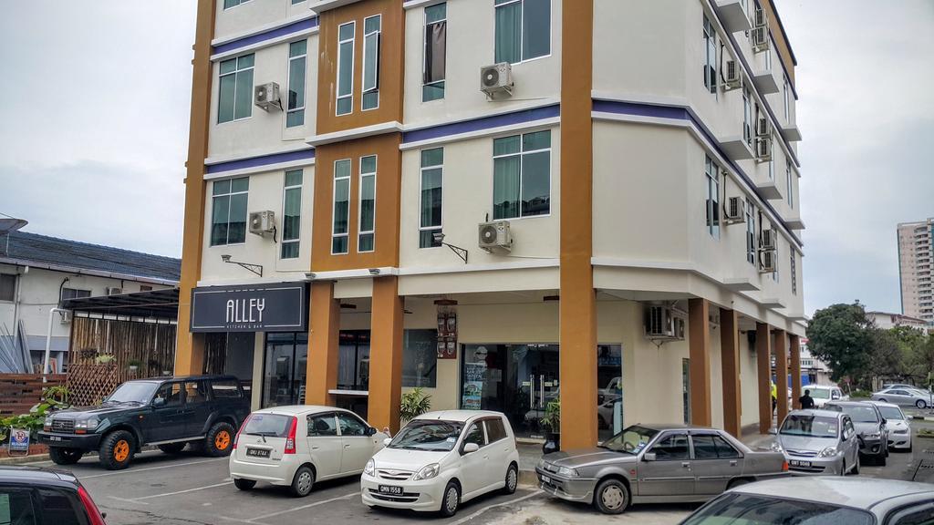 Residence 21 Boutique Inn Miri Exterior photo